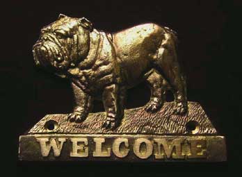 English Bulldog welcome plaque hanger